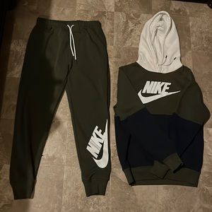 This is a two piece sweat suit that has never been worn